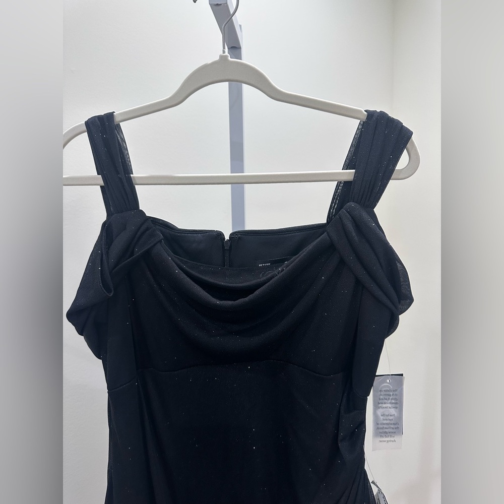Elegant Black Evening Gown - Picture 9 of 9